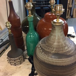 Mooie oude vazen tot lampvoet